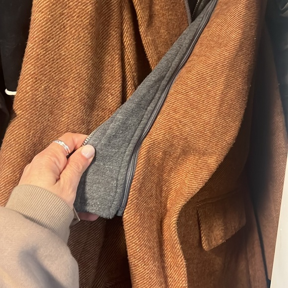 Long camel coat with removable hood - Picture 3 of 3